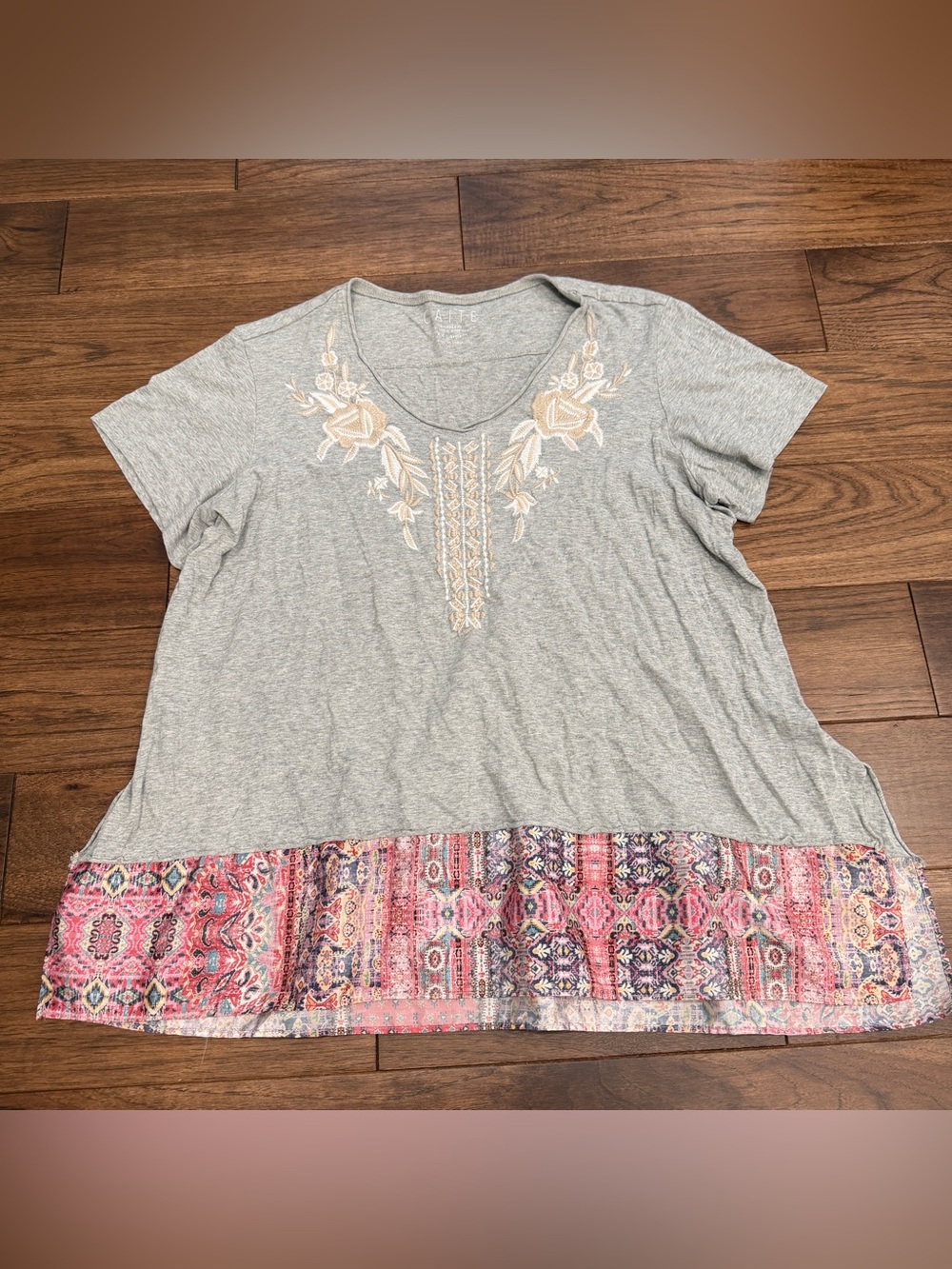 CAITE Embroidered Knit Floral V-Neck Short Sleeve Top 100% Cotton Mixed XXL